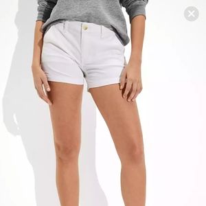 AE Stretch Low-Rise whote Khaki Midi Short